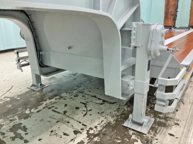 脚は手動式です。|トレクス  PLR439の写真22