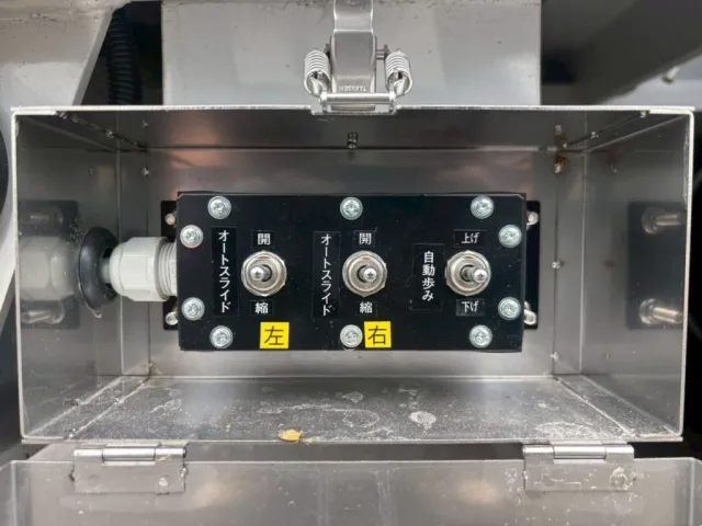 オートスライド 及び 自動歩みの操作スイッチです。|トレクス  PLR439の写真17