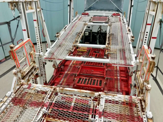 2F中フロアー先頭部分の床を跳ね上げた状態です。|ハマナ  HST109SJTDの写真18