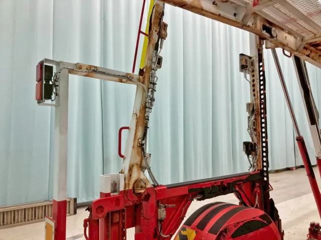 助手席側後方内側にも上物の操作スイッチが付いています。|ハマナ  HST109SJTDの写真39