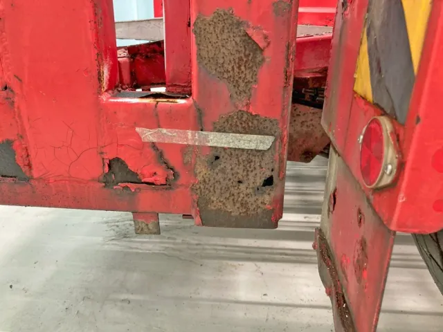 運転席側タイヤ後方に腐食・穴あきがあります。|ハマナ  HST109SJTDの写真47