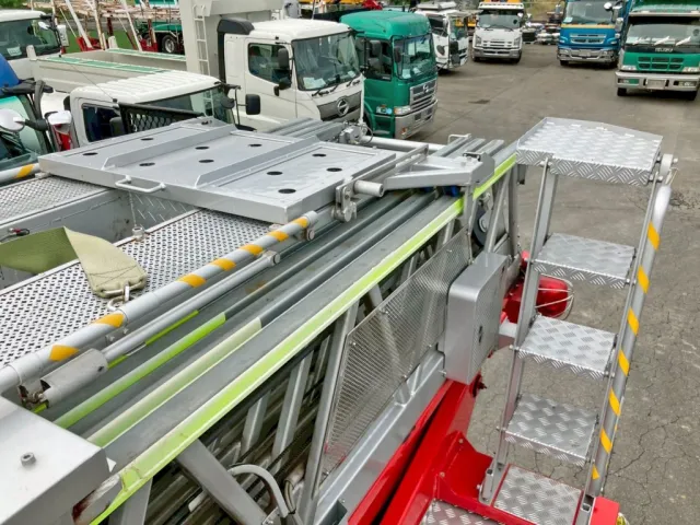 ハシゴ後方のリフタの状態です。|日野  KL-PR4FPHFの写真37