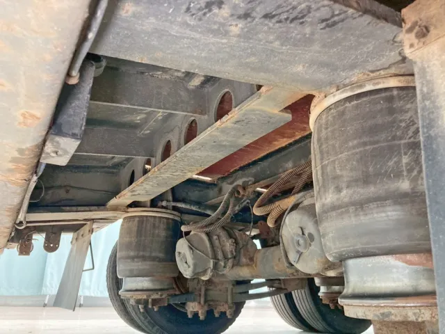 下まわりの状態です。(後方)|THT  不明の写真11