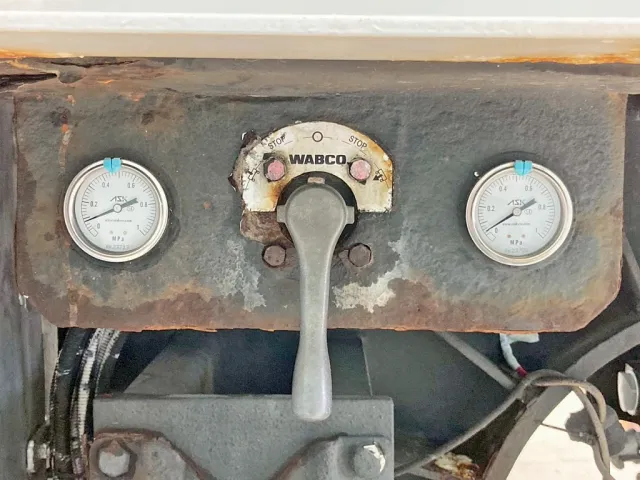 エアサスの昇降レバーです。|THT  不明の写真25