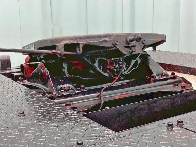 ダブルカプラです。|いすゞ ギガ QDG-EXZ52BJの写真14