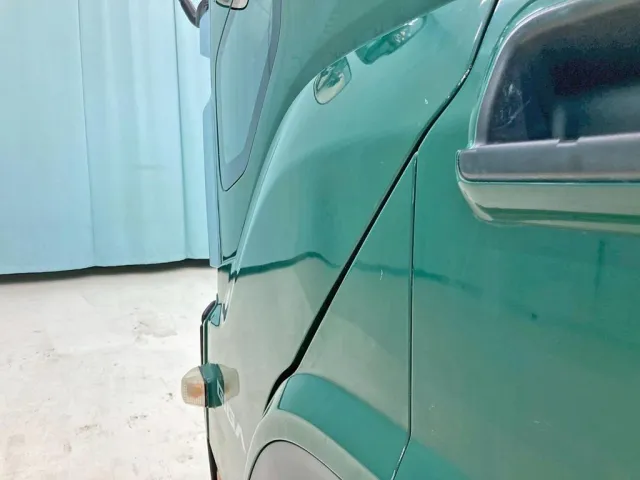 助手席ドアにヘコミがあります。|いすゞ ギガ QDG-EXZ52BJの写真18