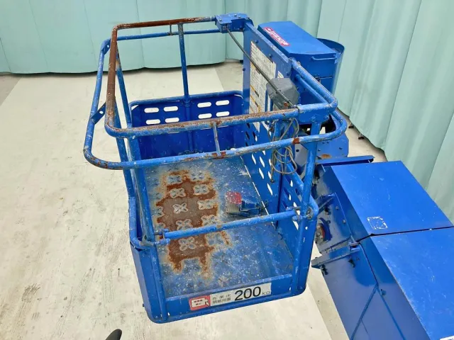 バケット周りのステーに曲がりがあります。|日野 レンジャー TKG-FC9JGAP(2WD)の写真17