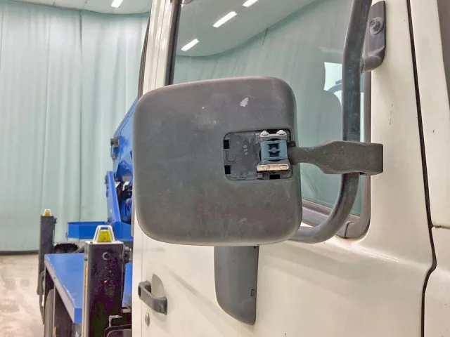 運転席側補助ミラー取り付け部に割れがあります。|日野 レンジャー TKG-FC9JGAP(2WD)の写真22