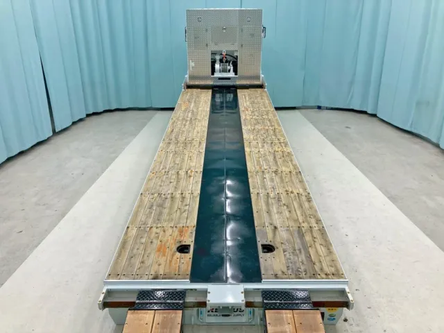 床は左右板張りです。|三菱 スーパーグレート 2PG-FS80VZの写真9