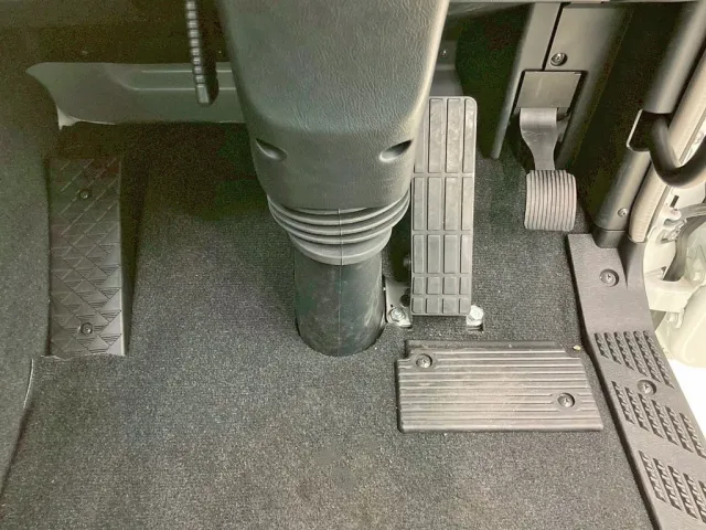 2ペダル仕様です。|三菱 スーパーグレート 2PG-FS80VZの写真24