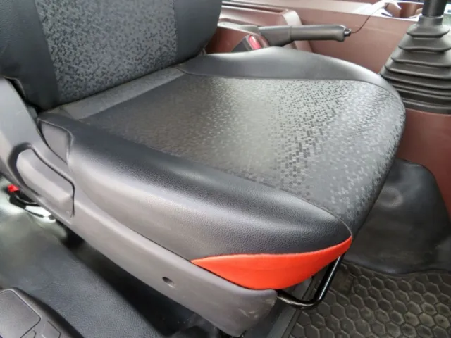 運転席座面の状態です。|日野 レンジャー 2KG-FC2ABA(2WD)の写真7