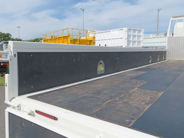 あおり内側の状態です。（細かいキズ・線キズがあります）|日野 レンジャー 2KG-FC2ABA(2WD)の写真12