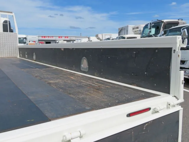 あおり内側の状態です。（細かいキズ・線キズがあります）|日野 レンジャー 2KG-FC2ABA(2WD)の写真13