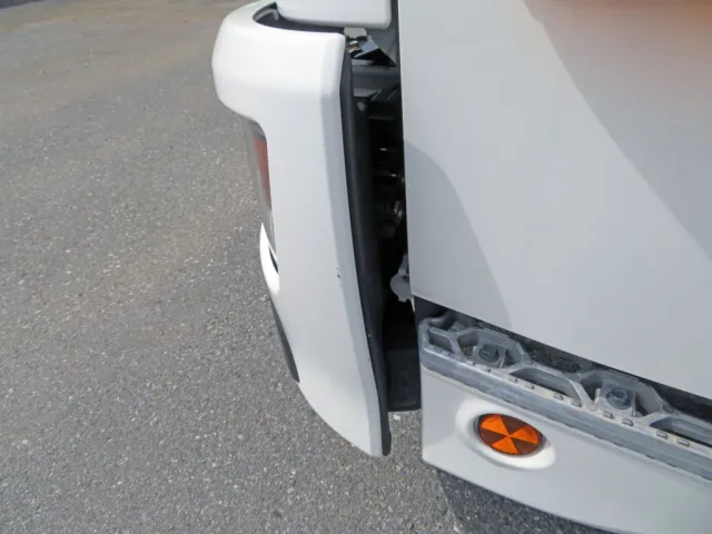 フロントバンパー助手席側に小さいキズがあります。|日野 レンジャー 2KG-FC2ABA(2WD)の写真26