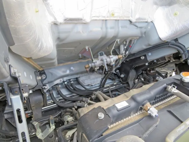 キャブ下に軽いサビがあります。|日野 レンジャー 2KG-FC2ABA(2WD)の写真34