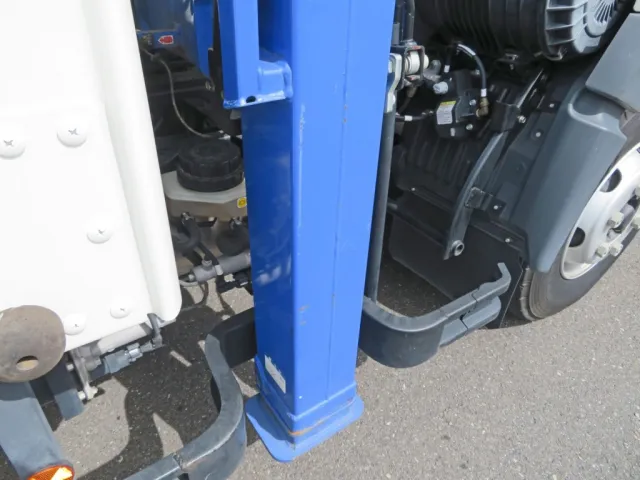 アウトリガーに細かいキズがあります。|日野 レンジャー 2KG-FC2ABA(2WD)の写真40