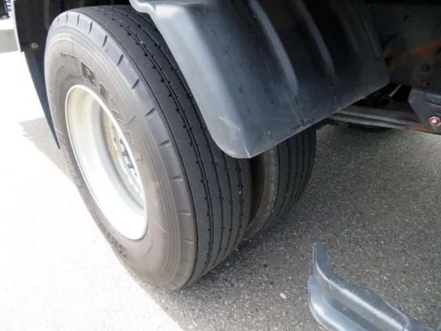 リアフェンダーに少し割れがあります。|日野 レンジャー 2KG-FC2ABA(2WD)の写真42