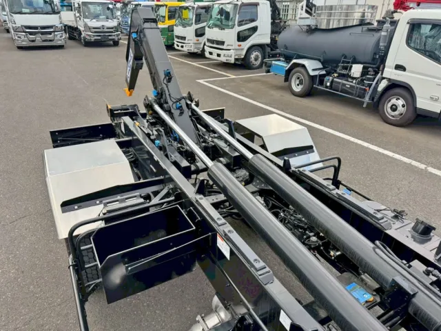 ツインシリンダーです。|三菱 ファイター 2KG-FK72FZの写真14