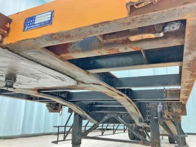 助手席側前方に錆があります。|日通  NT2142Cの写真9