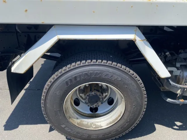 運転席側リヤフェンダーに曲がりキズが有ります。|日野 レンジャー 2KG-FC2ABA(2WD)の写真18