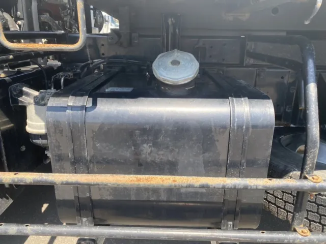 燃料タンクは100Lです|日野 レンジャー 2KG-FC2ABA(2WD)の写真23