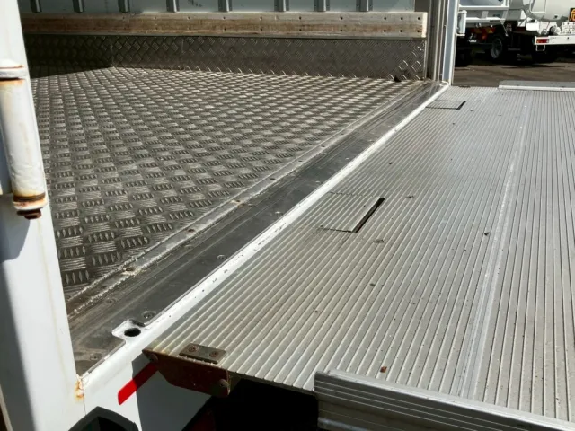 日野 レンジャー 2KG-FD2ABG(2WD)の写真23