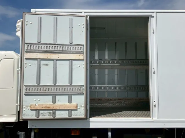 日野 レンジャー 2KG-FD2ABG(2WD)の写真32