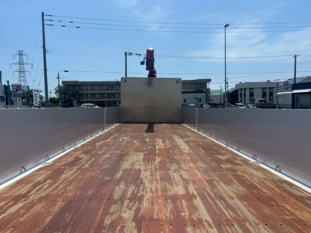 床は板張りです。|日野 プロフィア 2DG-FS1AHCの写真9