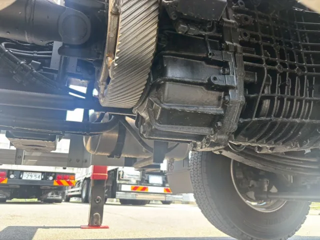 電磁式リターダー付きです。|日野 プロフィア 2DG-FS1AHCの写真22