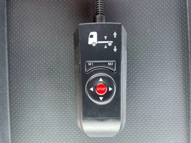 エアサスのコントローラーです。|三菱 スーパーグレート 2RG-FP84VERの写真16