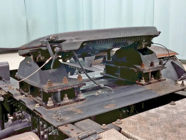 シングルカプラです。(土台に下駄を履いています)|UDトラックス クオン 2PG-GK5AADの写真14