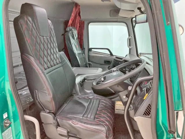 UDトラックス クオン 2PG-CG5CEの写真8