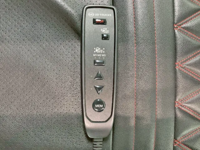 エアサスのコントローラーです。(キャビン内)|UDトラックス クオン 2PG-CG5CEの写真33