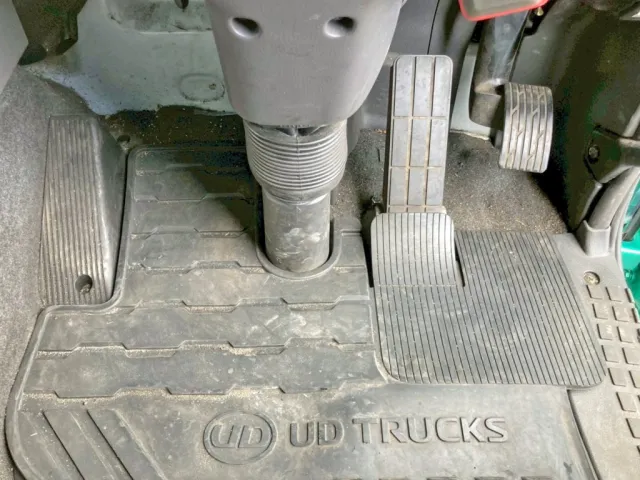 2ペダル仕様です。|UDトラックス クオン 2PG-CG5CEの写真35