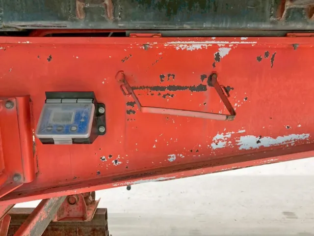 助手席側補助脚付近の輪留めステーに曲がりがあります。|コダイラ  KDL225Cの写真30