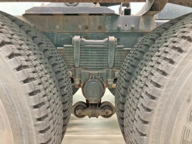 リーフサスです。|いすゞ ギガ 2DG-EXZ52CKの写真5