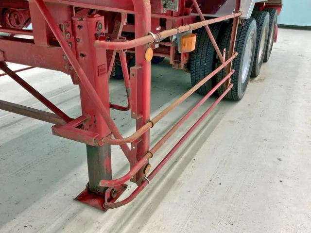 助手席側サイドバンパーに曲がりがあります。|東邦 TF36H2C3改の写真29