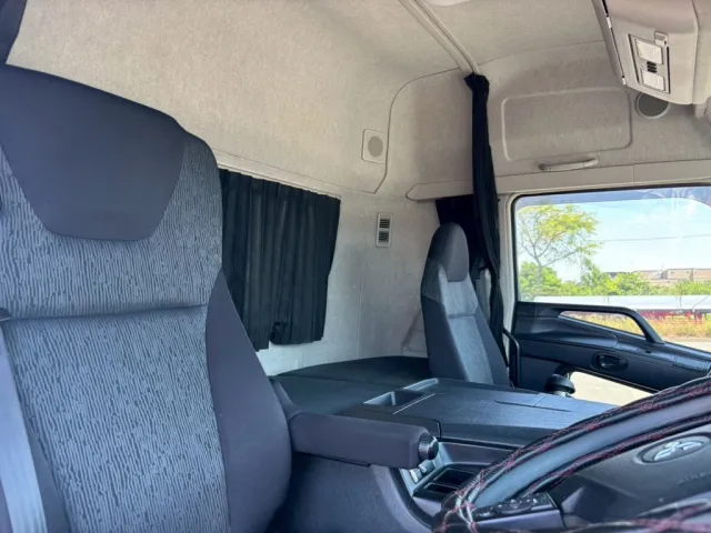 ハイルーフです。|三菱 スーパーグレート 2PG-FP74HERの写真6