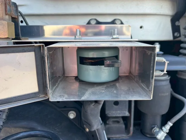 電源スイッチです。|三菱 スーパーグレート 2PG-FP74HERの写真17