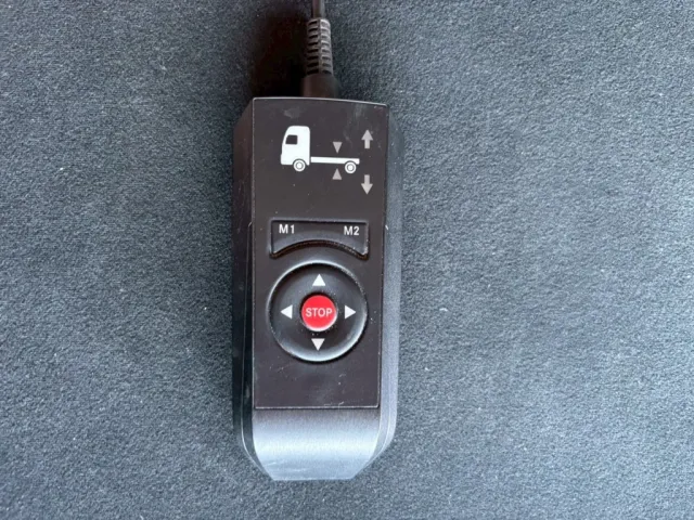 エアサスのコントローラーです。|三菱 スーパーグレート 2PG-FP74HERの写真18