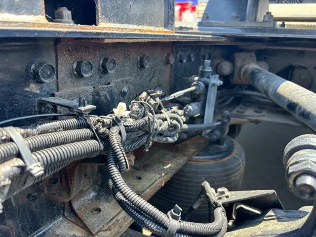 シャーシ内側の状態です。|三菱 スーパーグレート 2PG-FP74HERの写真26