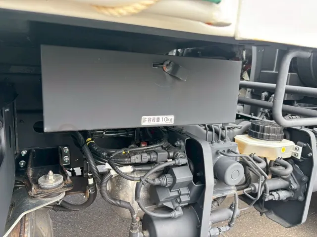 運転席側に工具箱が付いています。|日野 レンジャー 2KG-FD2ABA(2WD)の写真18