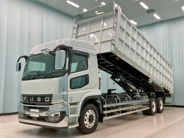 フロント周り、メッキパーツで飾っています。|三菱 スーパーグレート 2PG-FV80VZの写真1