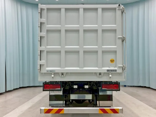 リヤ周りの状態です。|三菱 スーパーグレート 2PG-FV80VZの写真19