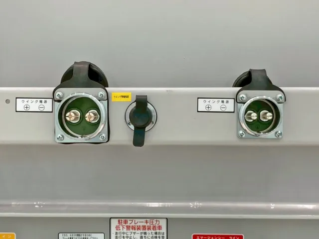 メタルコンセントです。(左側：φ60　右側：φ50)|トレクス  PFB34118の写真27