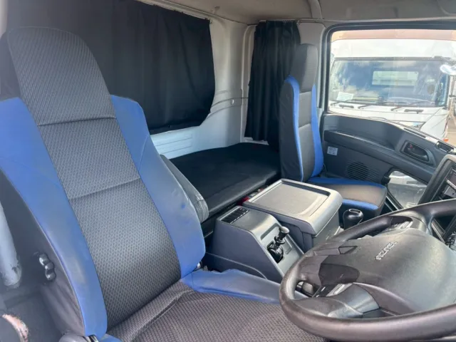 いすゞ ギガ QPG-CYL77Bの写真8