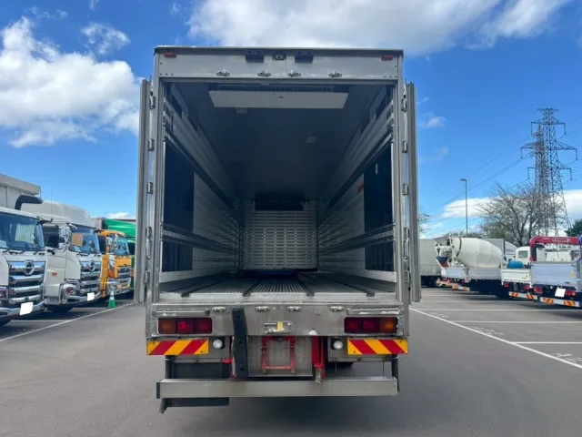 いすゞ ギガ QPG-CYL77Bの写真11