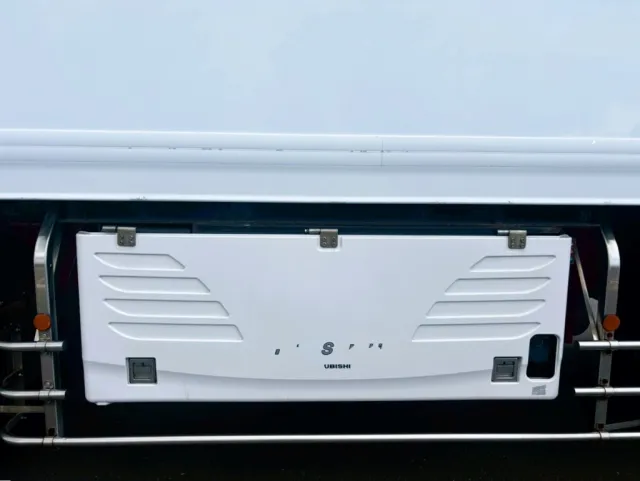 冷凍機はサブエンジン式です。|いすゞ ギガ QPG-CYL77Bの写真15