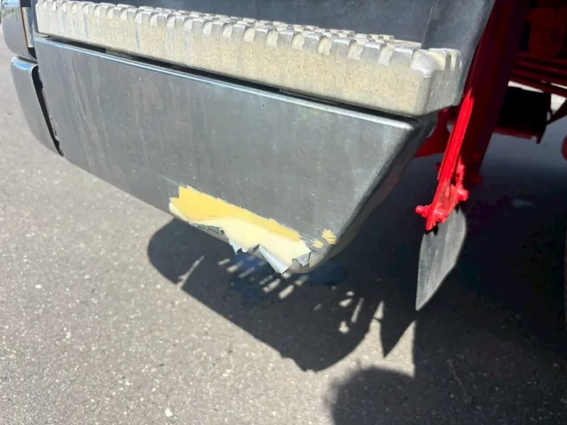 助手席側ステップカバーメッキ剥げあります。|いすゞ ギガ QPG-CYL77Bの写真41