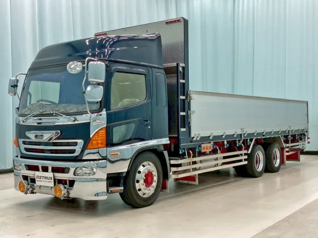 フロント周り、メッキパーツで飾っています。|日野 レンジャー LDG-GK8JRAAの写真1